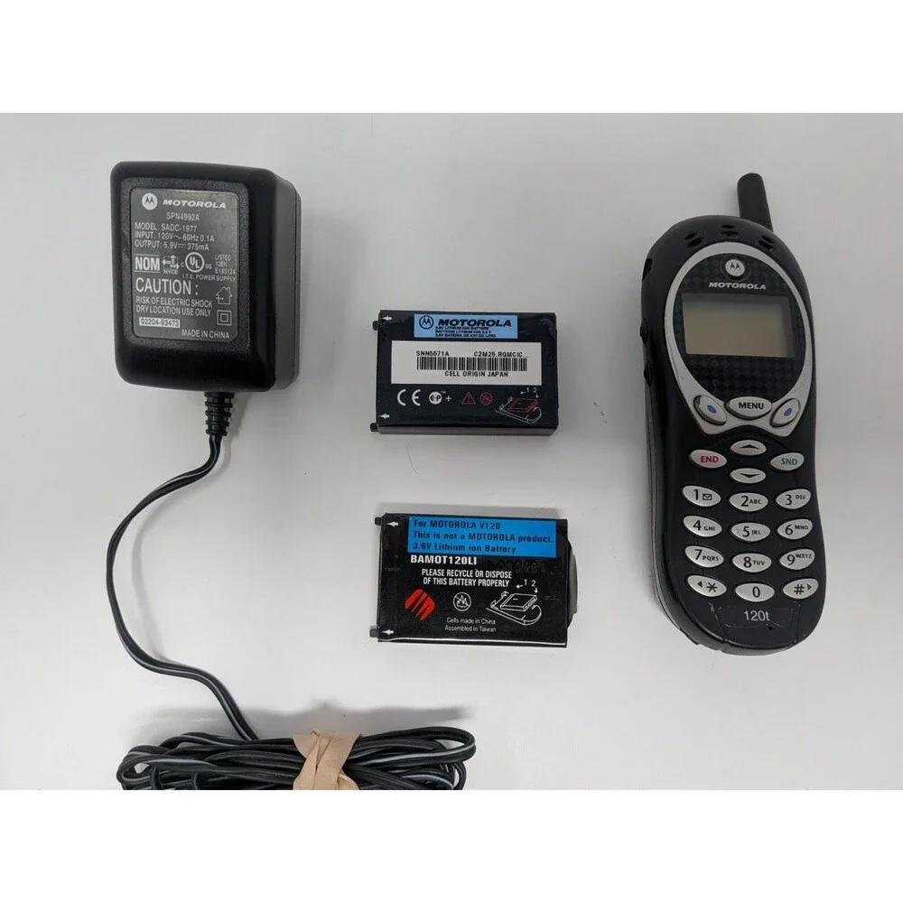 Motorola 120t TDMA Vintage Cell Phone w/ Charger, 2 Batteries & Manual